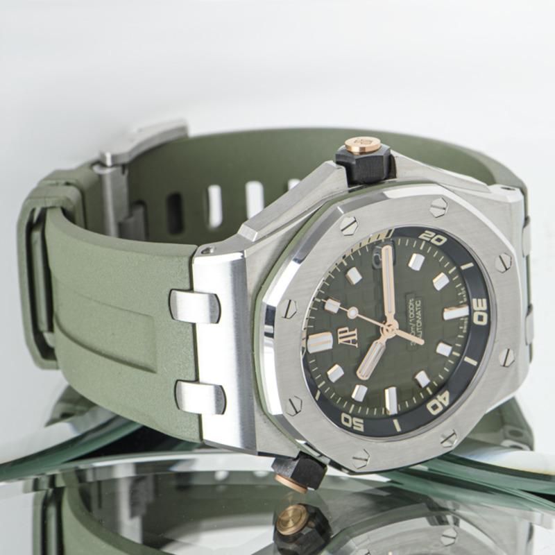 Audemars Piguet Royal Oak Offshore Diver 15720ST.OO.A052CA.01